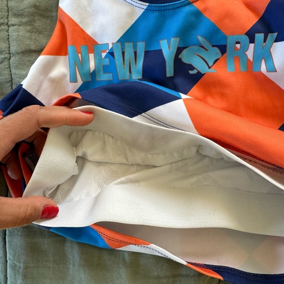 Rabbit New York Running Cropped Top with Built in Bra Size Small - Picture 4 of 5